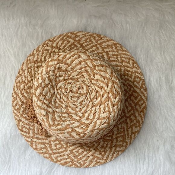 Brim Straw Hat with flower on side - Picture 6 of 10